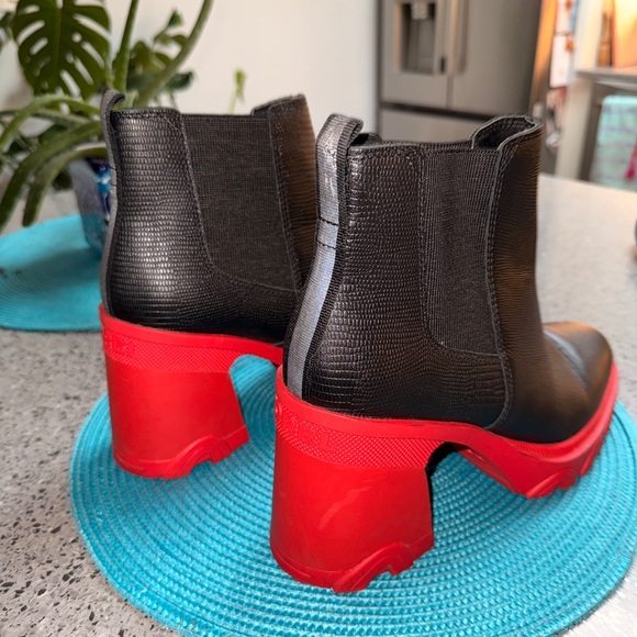 Sorel Black and Red Women's Boots - Picture 4 of 8